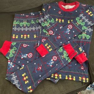 Hanna Andersson Marvel holiday pajamas - Size 150 (12)